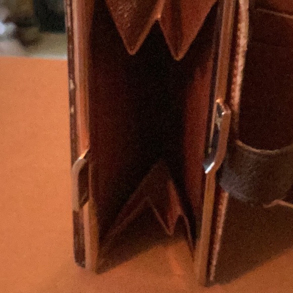 Vintage authentic Louis Vuitton bifold/ snap & button closure wallet. - Picture 7 of 14